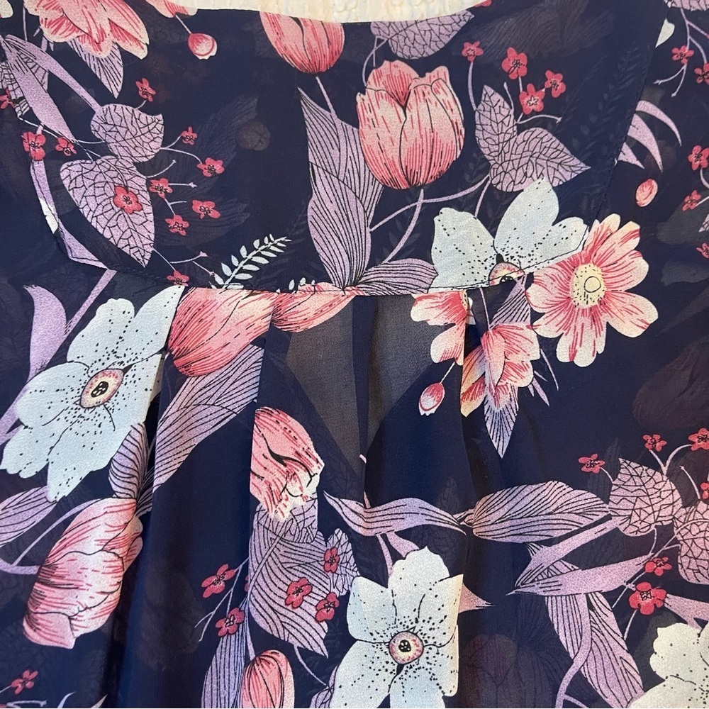 Urban Coco Semi-Sheer Navy Floral Print Blouse Women’s Medium Boho - Picture 8 of 10